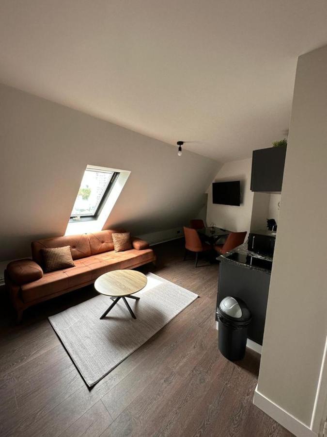 Golden Apartment *