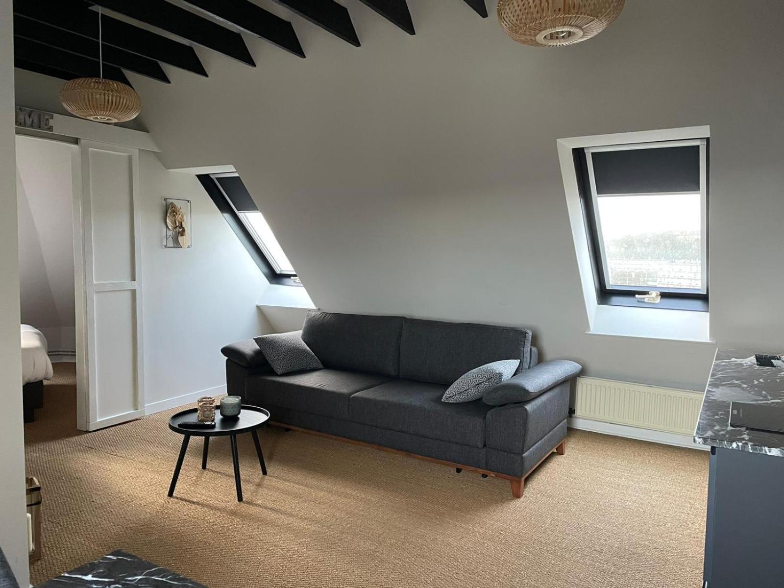 Golden Apartment *