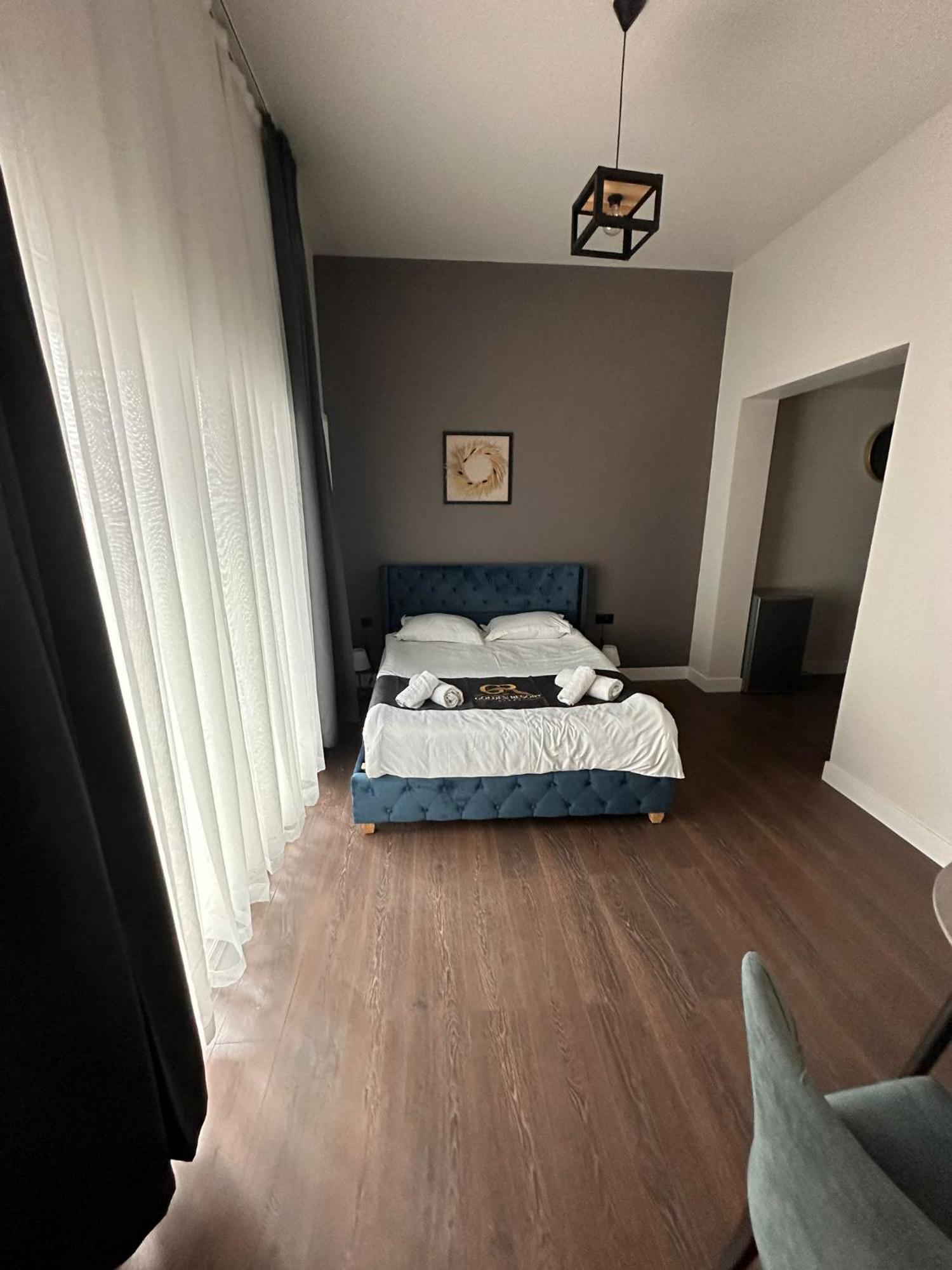 Golden Apartment